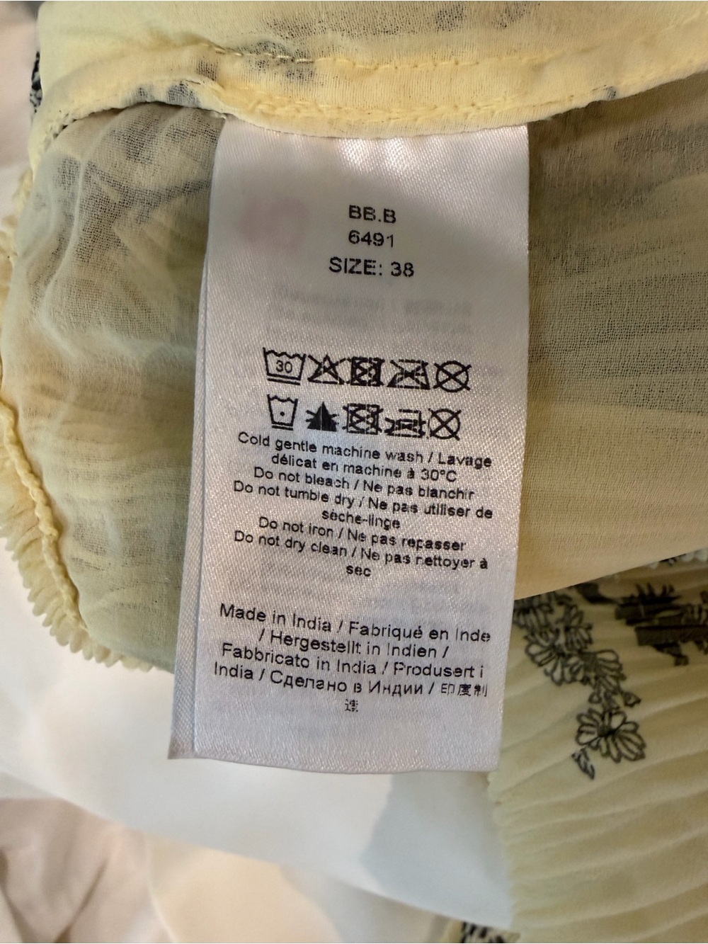 Ganni Creamy Yellow and Black Floral Skirt - Picture 4 of 4